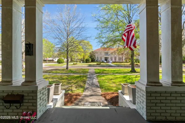 $349,500 | 410 4th Avenue, Hattiesburg, MS 39401