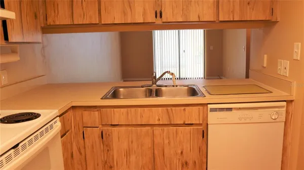 $1,400 | 5024 Terrace Palms Circle, Unit 101, Tampa, FL 33617