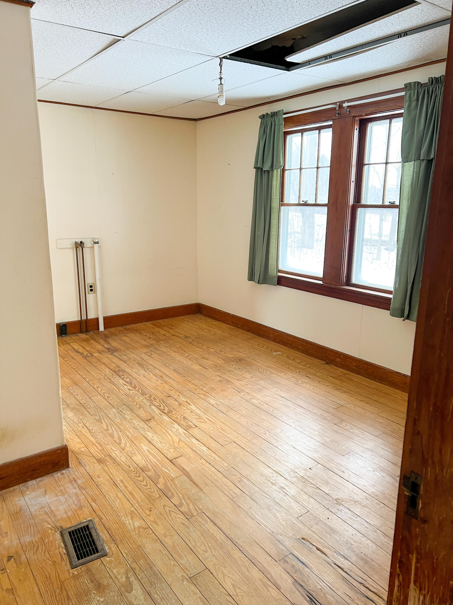 229 County Road Waterville, ME 04901 - Photo 12 of 23 Bonus Laundry