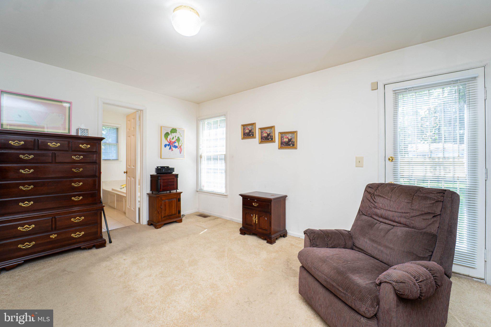 9217 Hobart Street Springdale, MD 20721 - Photo 8 of 51 Gallery Image 8