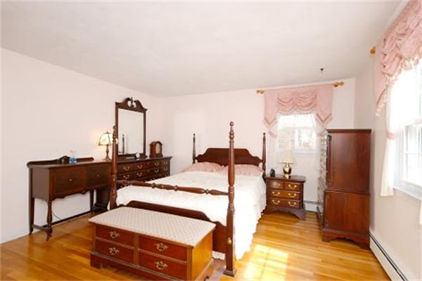 26 Reeves Road Bedford, MA 01730 - Photo 11 of 20 Gallery Image 11