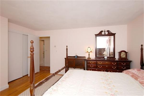 26 Reeves Road Bedford, MA 01730 - Photo 12 of 20 Gallery Image 12