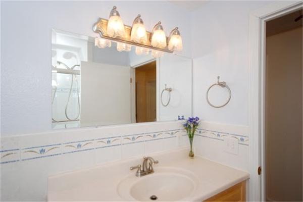 26 Reeves Road Bedford, MA 01730 - Photo 17 of 20 Gallery Image 17