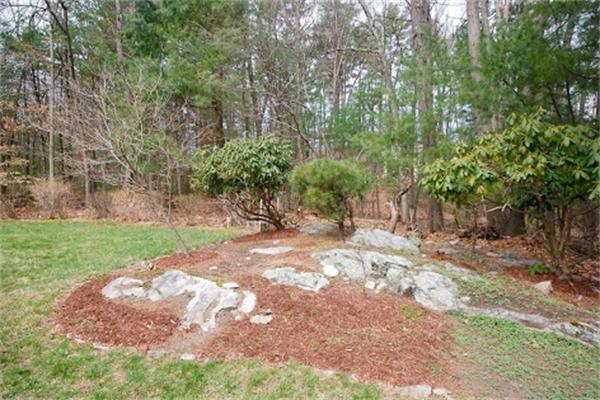 26 Reeves Road Bedford, MA 01730 - Photo 19 of 20 Gallery Image 19