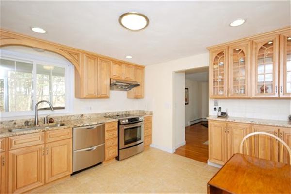 26 Reeves Road Bedford, MA 01730 - Photo 6 of 20 Gallery Image 6