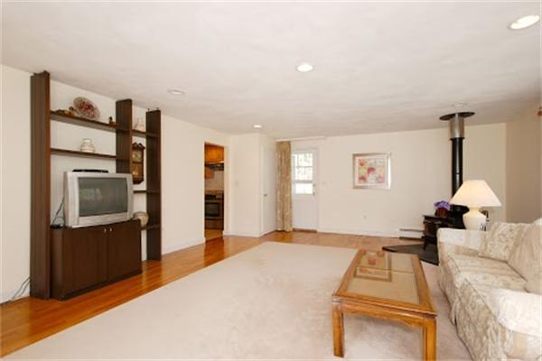 26 Reeves Road Bedford, MA 01730 - Photo 10 of 20 Gallery Image 10