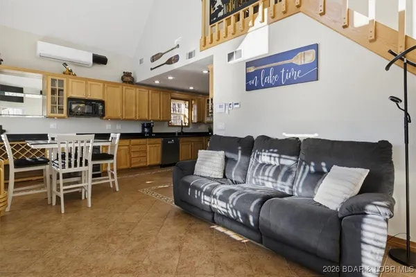 $569,900 | 410 Nichol Road, Edwards, MO 65326