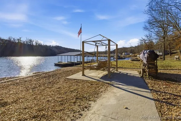 $569,900 | 410 Nichol Road, Edwards, MO 65326