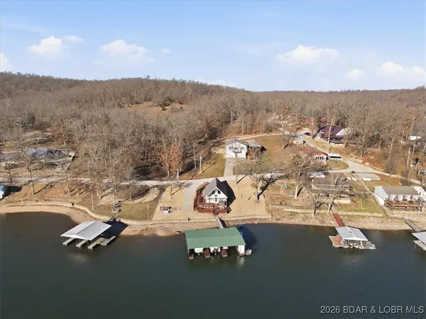 $569,900 | 410 Nichol Road, Edwards, MO 65326