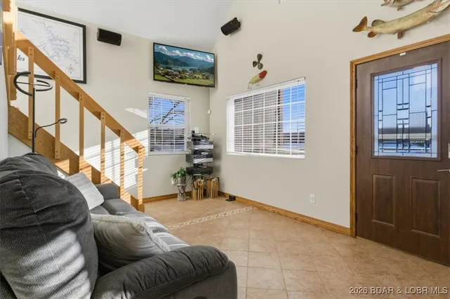 $569,900 | 410 Nichol Road, Edwards, MO 65326