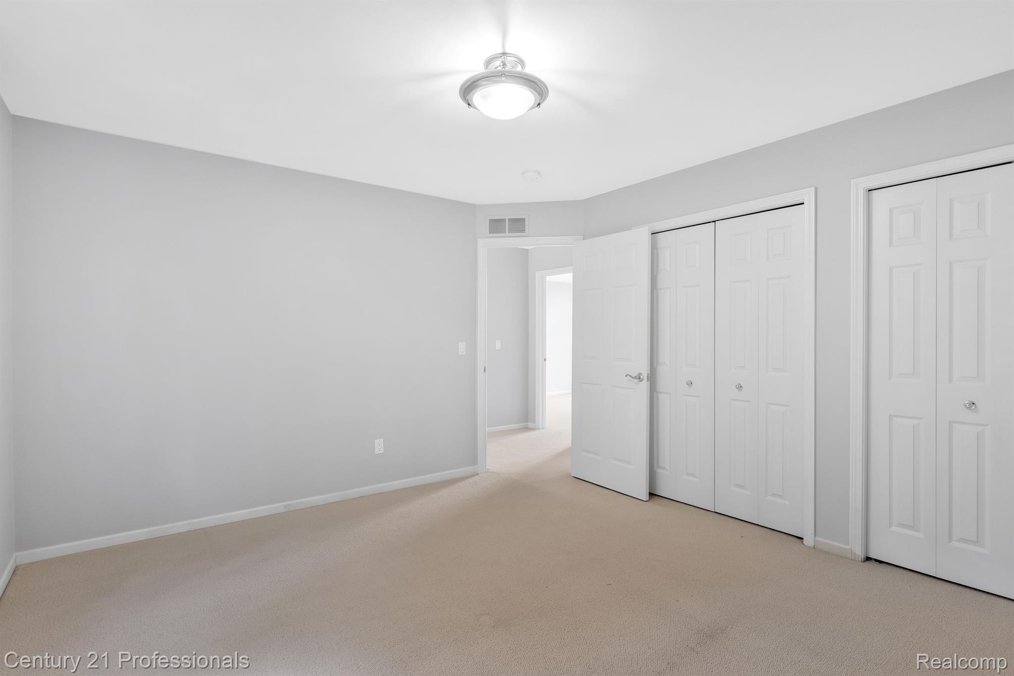 1691 Spring Creek Drive Rochester, MI 48306 - Photo 37 of 78