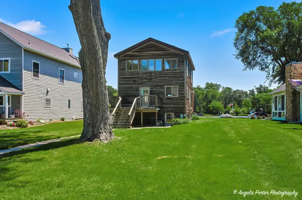 $349,900 | 106 Country Club Drive, McHenry, IL 60050