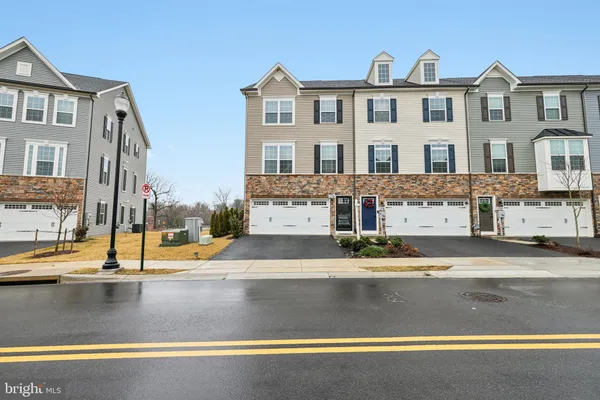 a view of building with street