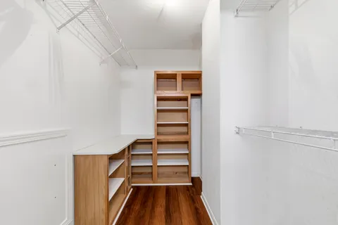$179,000 | 9850 Pagewood Lane, Unit 1009, Houston, TX 77063