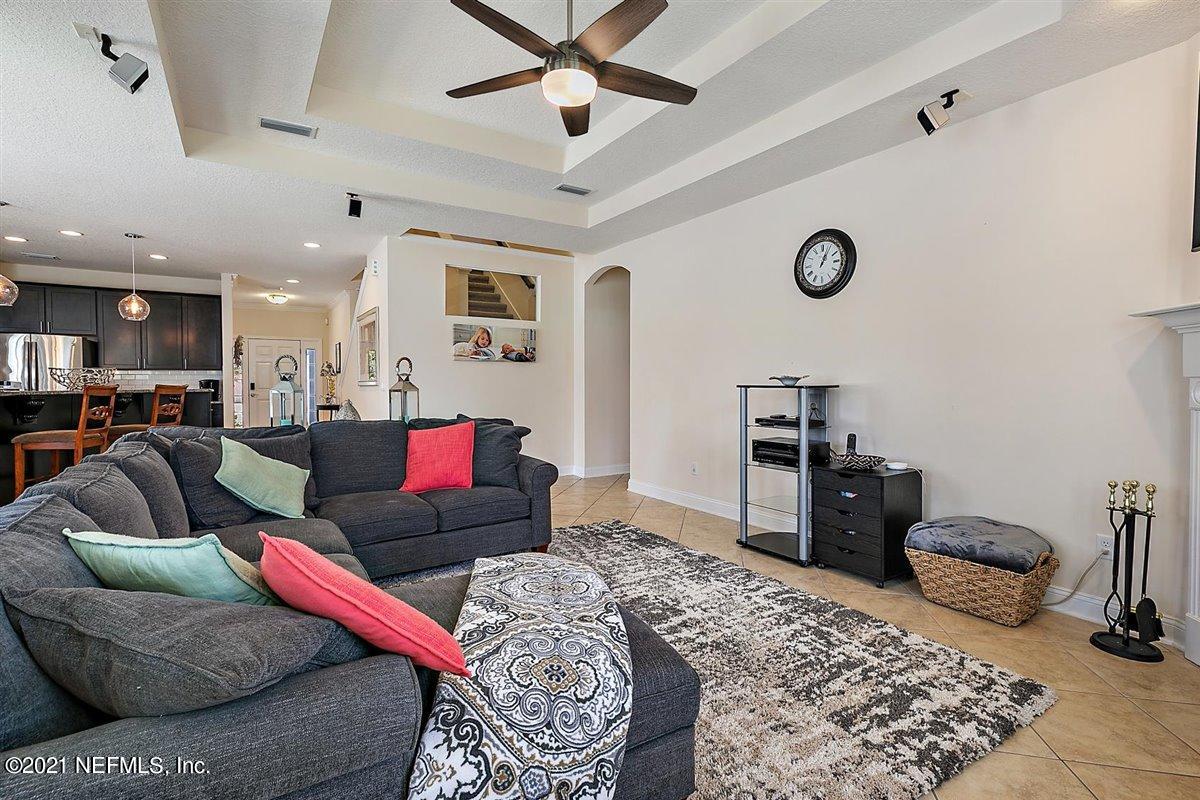 1663 Summerdown Way St. Johns, FL 32259 - Photo 12 of 36 11-Family Room