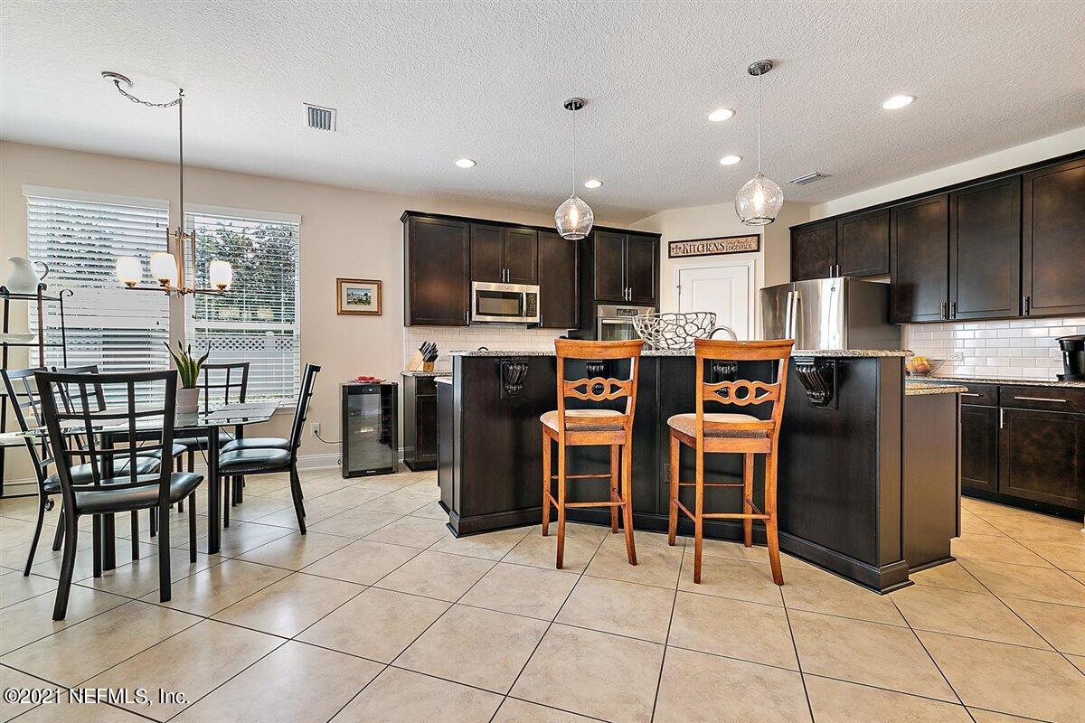 1663 Summerdown Way St. Johns, FL 32259 - Photo 7 of 36 06-Kitchen & Breakfast Dining