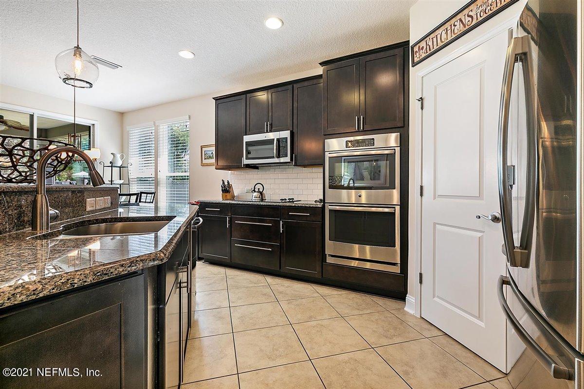 1663 Summerdown Way St. Johns, FL 32259 - Photo 8 of 36 07-Kitchen