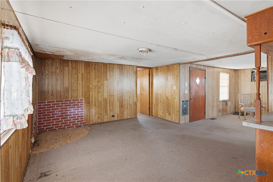 780 Oak Tree Road Seguin, TX 78155 - Photo 23 of 40 a view of an empty room with a window