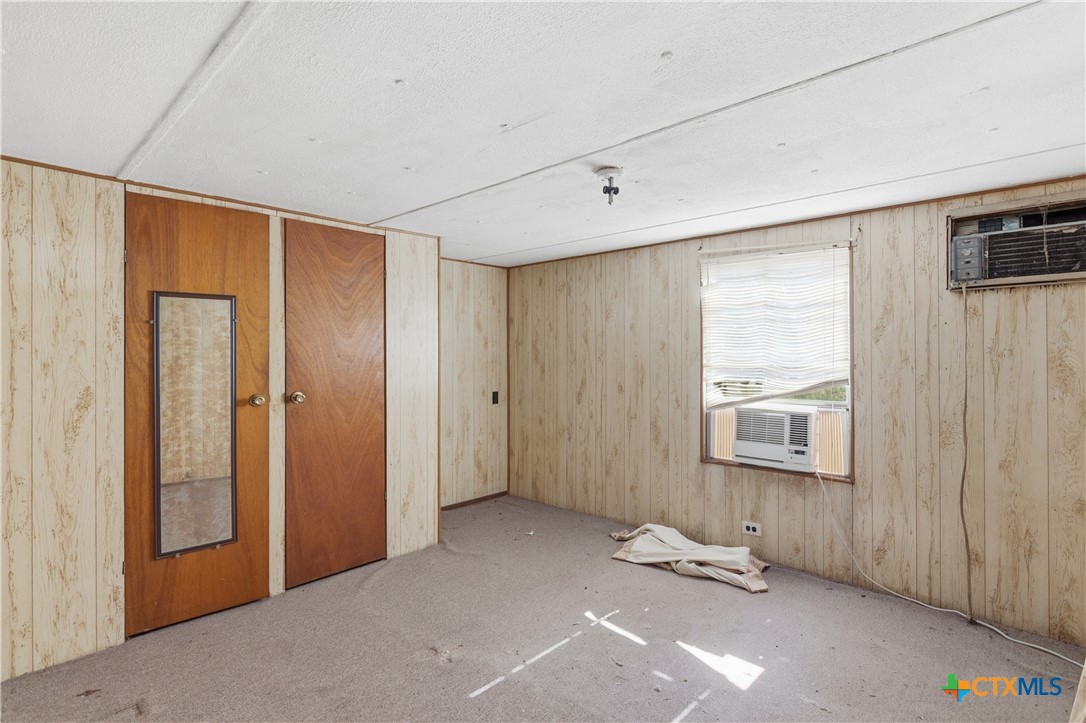 780 Oak Tree Road Seguin, TX 78155 - Photo 25 of 40 a view of an empty room with a window