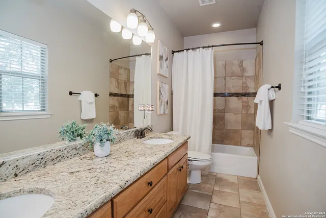 $490,000 | 205 Sendera Crossing, La Vernia, TX 78121