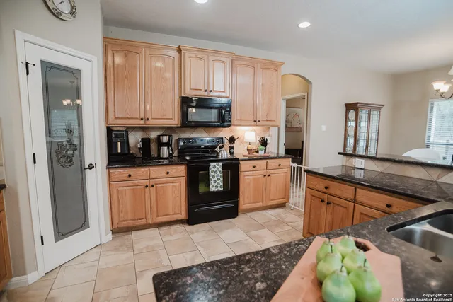 $490,000 | 205 Sendera Crossing, La Vernia, TX 78121