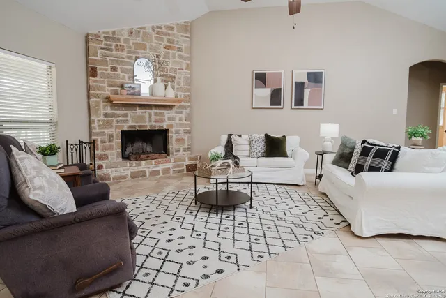 $490,000 | 205 Sendera Crossing, La Vernia, TX 78121