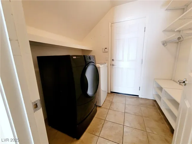 $2,600 | 9957 Cape May Street, Las Vegas, NV 89141