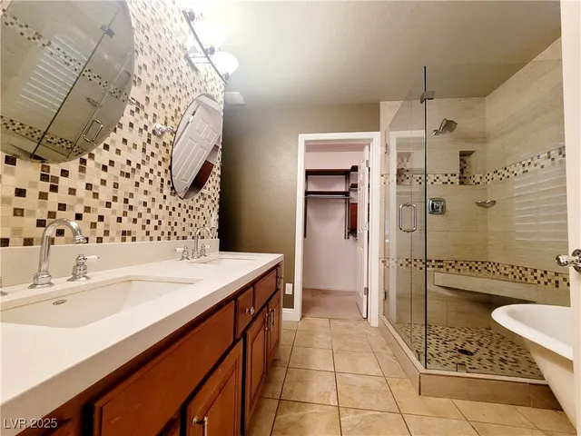 $2,600 | 9957 Cape May Street, Las Vegas, NV 89141