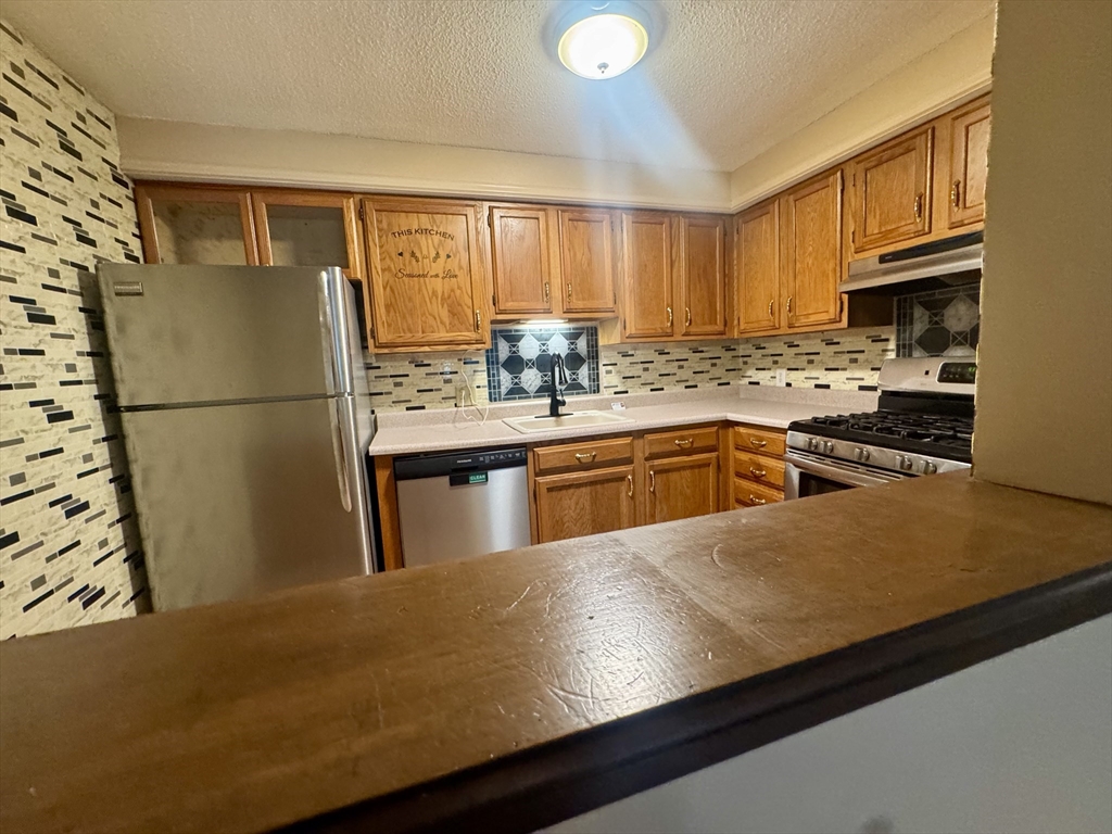 1940 Phillips Road, Unit 25 New Bedford, MA 02745 - Photo 4 of 22