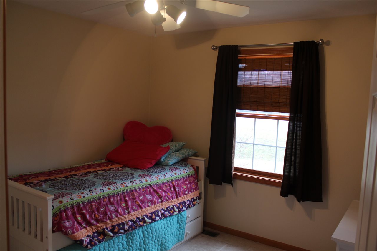 11410 Rickerd Court Williamsburg, MI 49690 - Photo 27 of 31 1809893-26.JPG