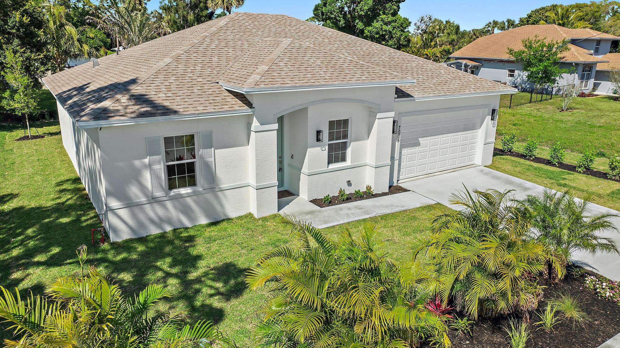 7005 3rd St-3