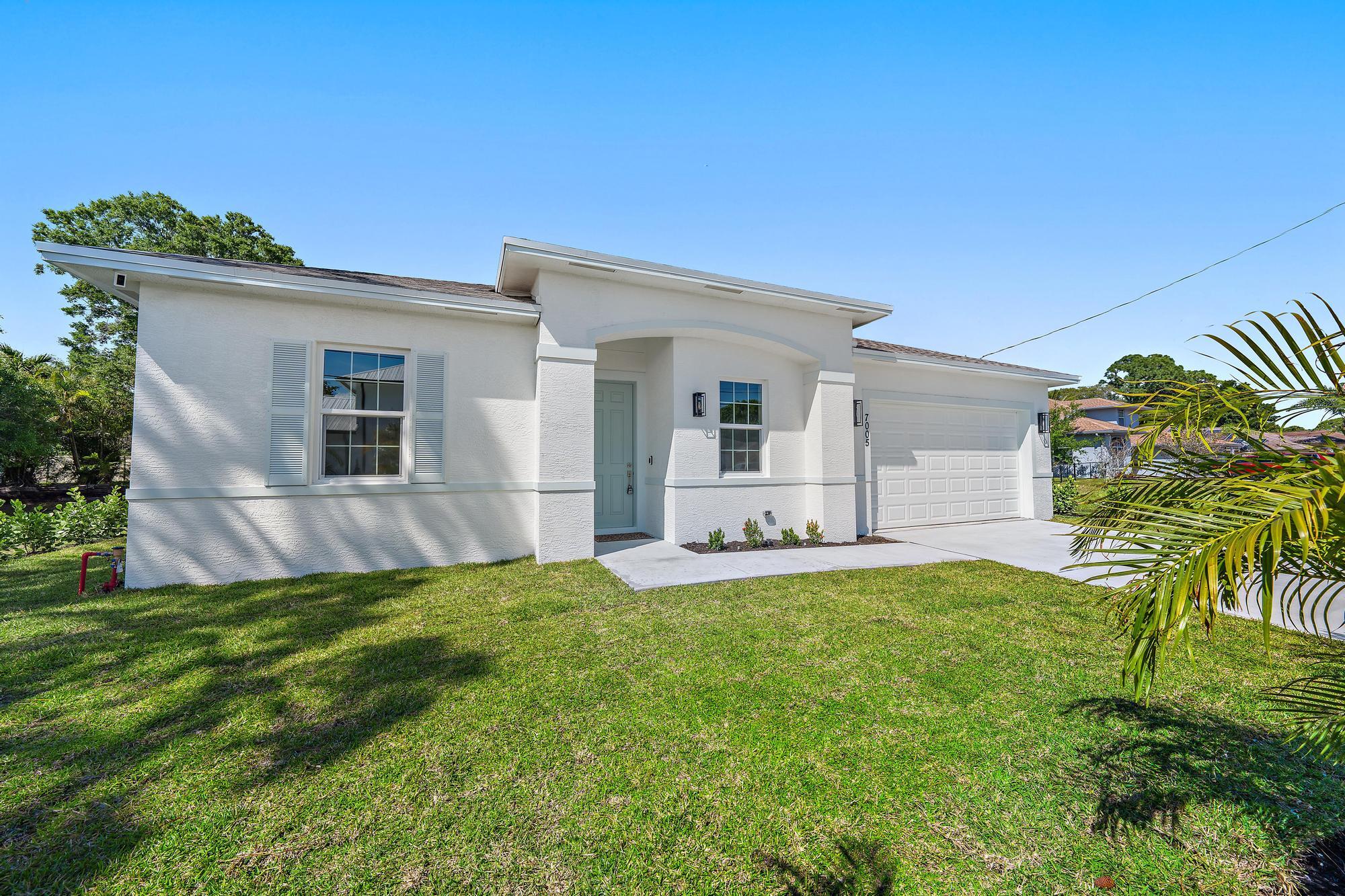 7005 3rd Street Jupiter, FL 33458 - Photo 2 of 23 7005 3rd St-13