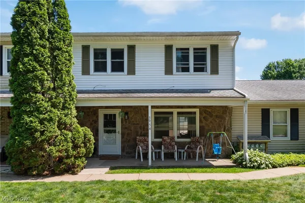 $169,900 | 3954 Townhouse Lane, Uniontown, OH 44685