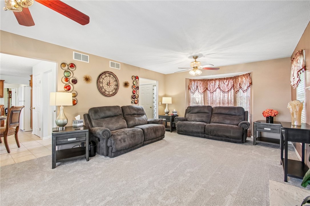 82 Quarterdeck Place Greece, NY 14612 - Photo 6 of 50