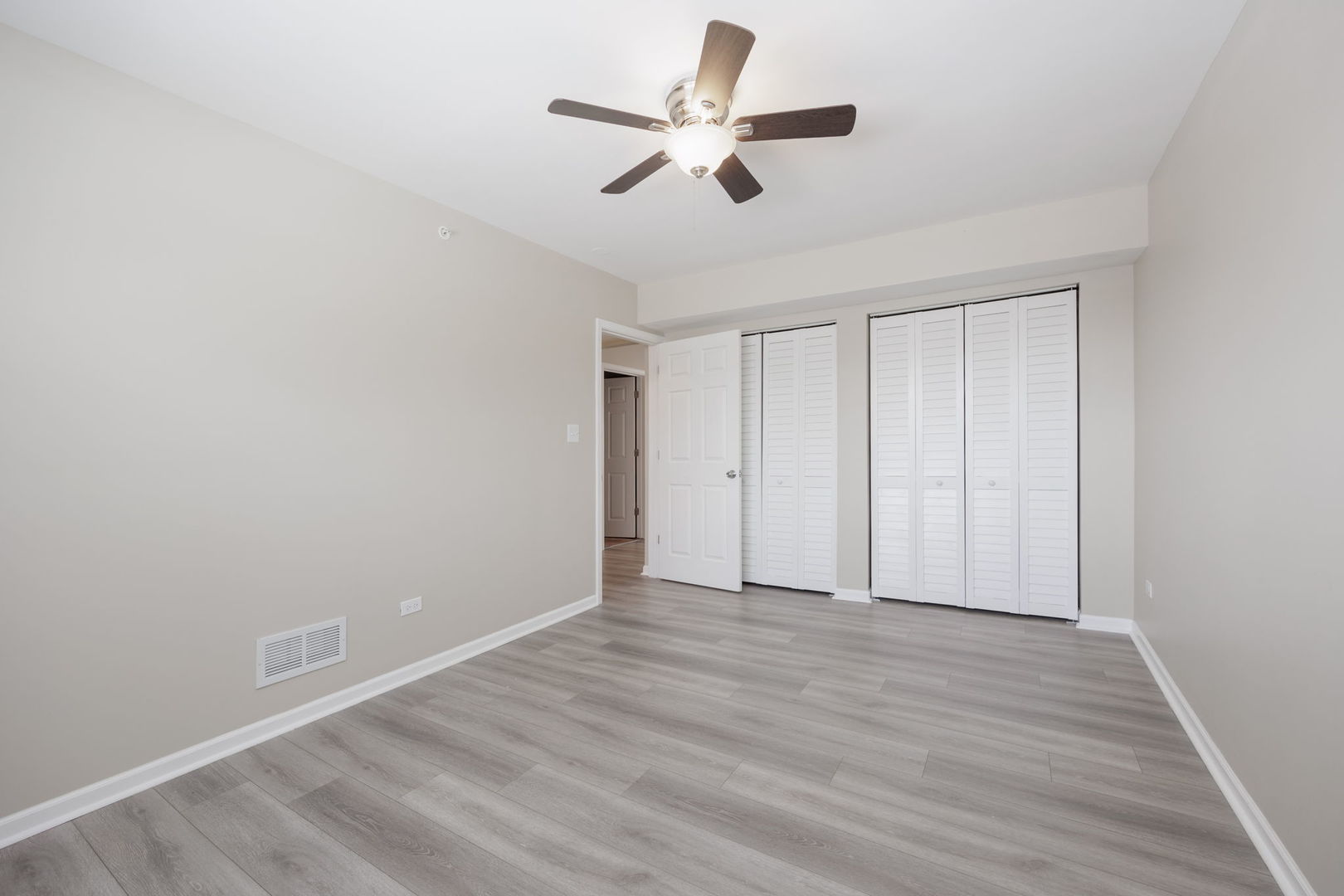 11933 South Pulaski Road, Unit 2 Alsip, IL 60803 - Photo 6 of 11 a view of an empty room