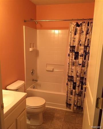34094 Utica Road Fraser, MI 48026 - Photo 12 of 16 31242623-11.jpg