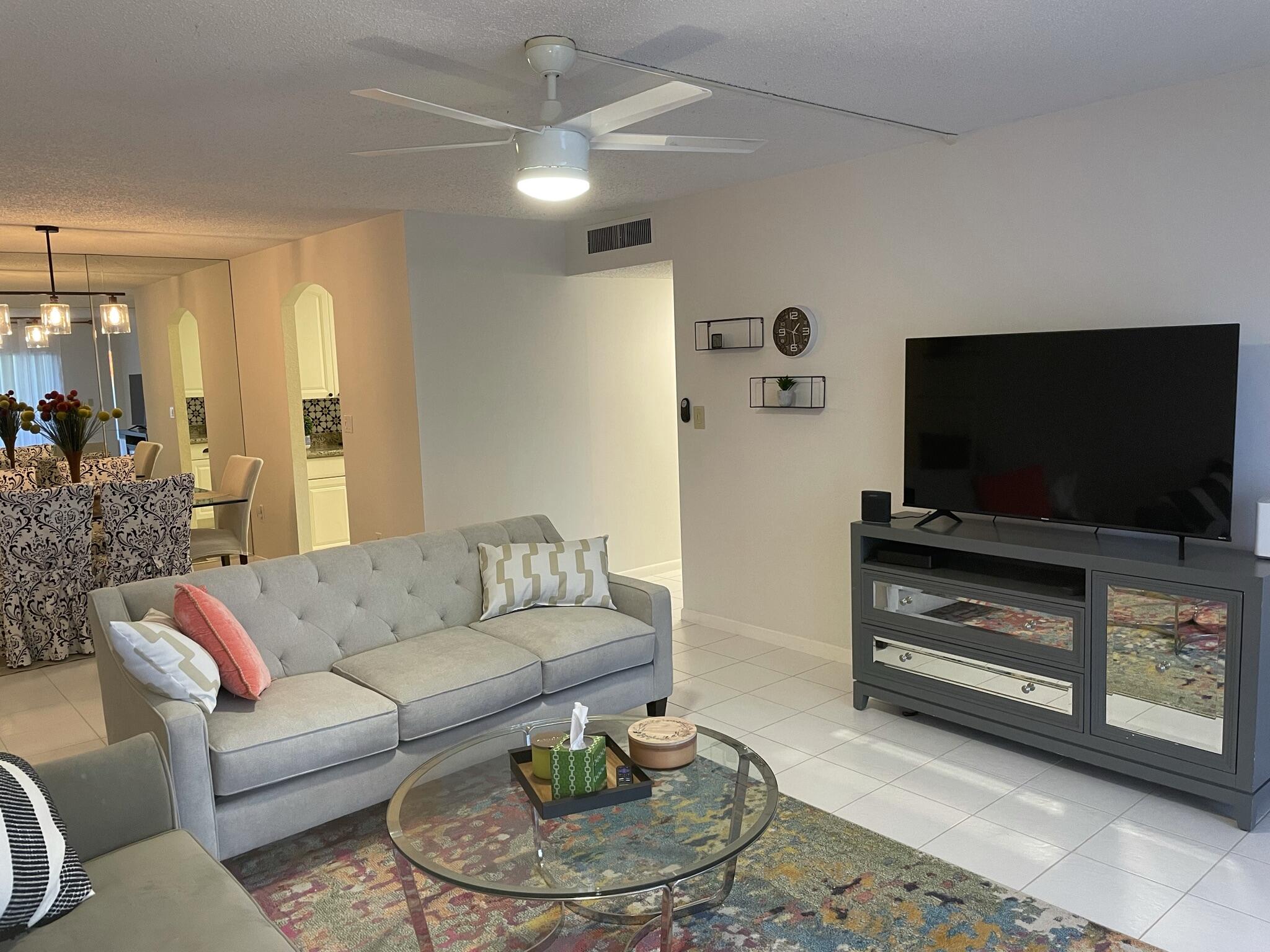 951 De Soto Road, Unit 127 Boca Raton, FL 33432 - Photo 13 of 26 Living Area