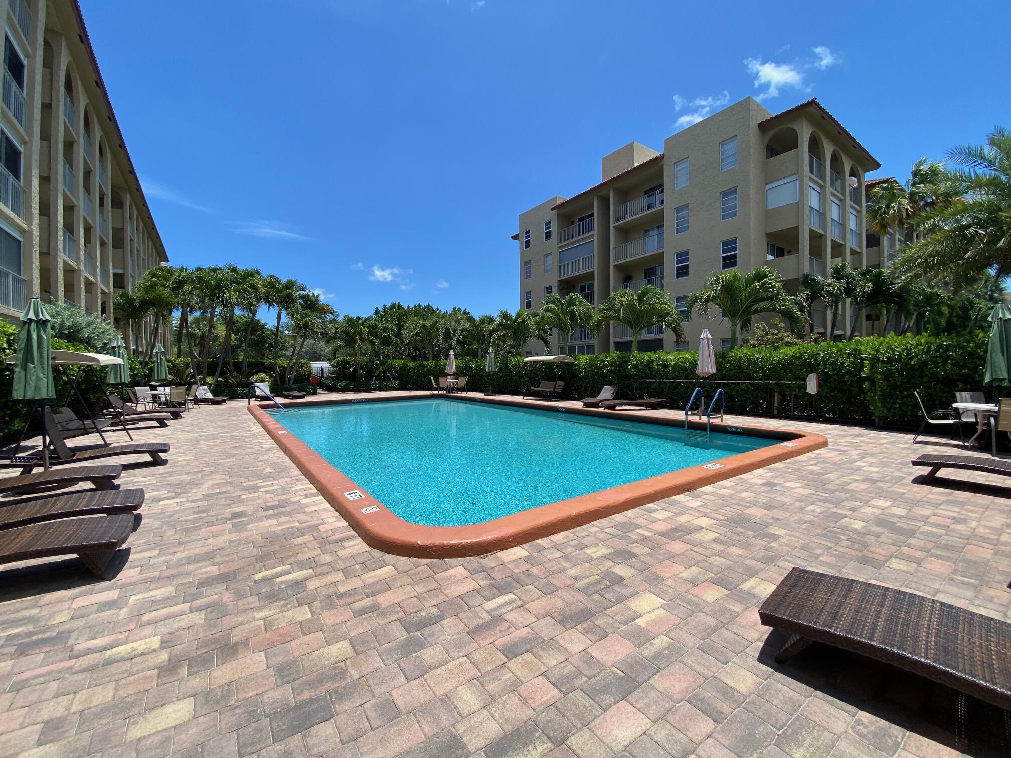 951 De Soto Road, Unit 127 Boca Raton, FL 33432 - Photo 25 of 26 Community Pool