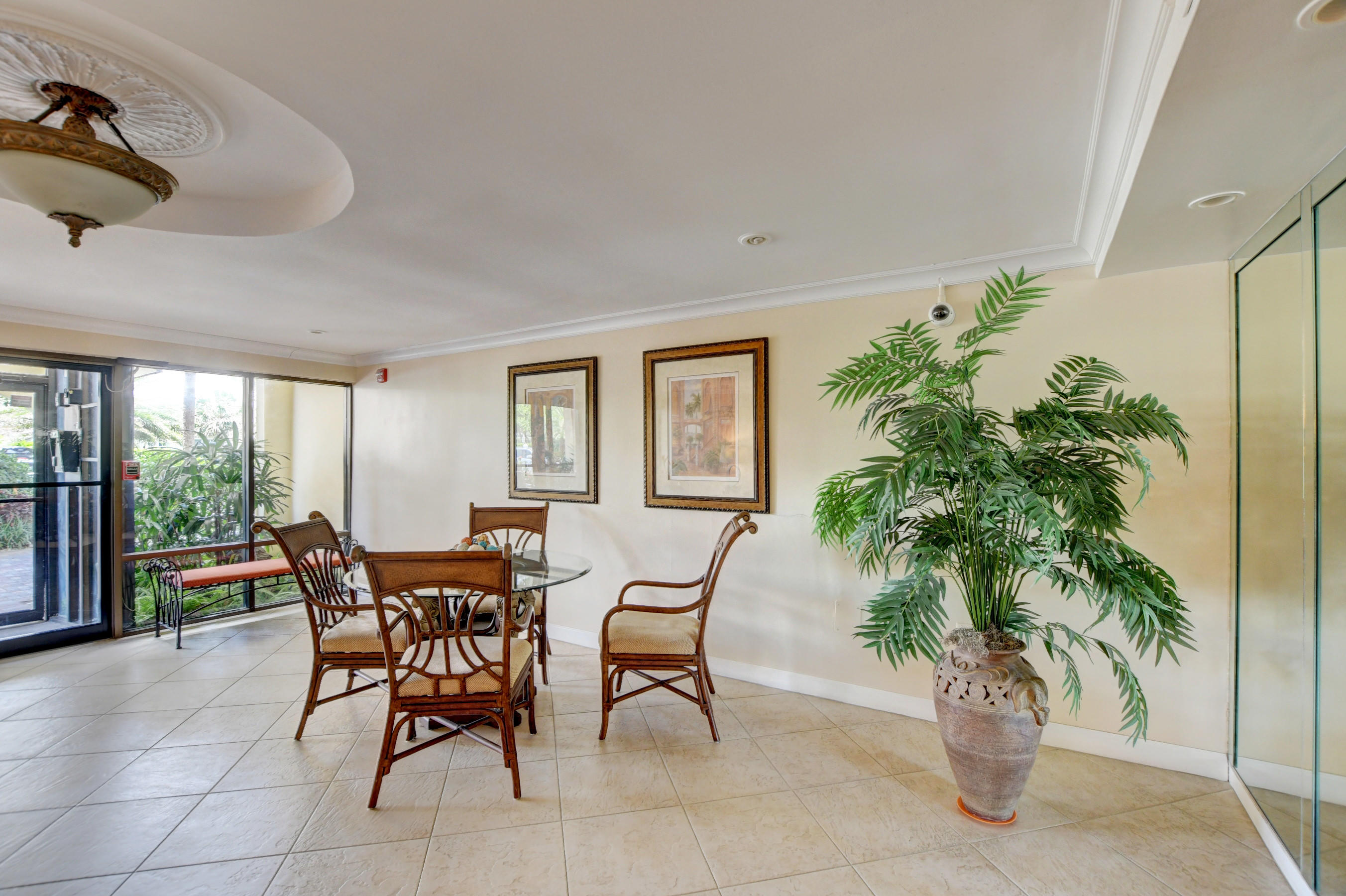 951 De Soto Road, Unit 127 Boca Raton, FL 33432 - Photo 5 of 26 Tierra Del Mar Lobby