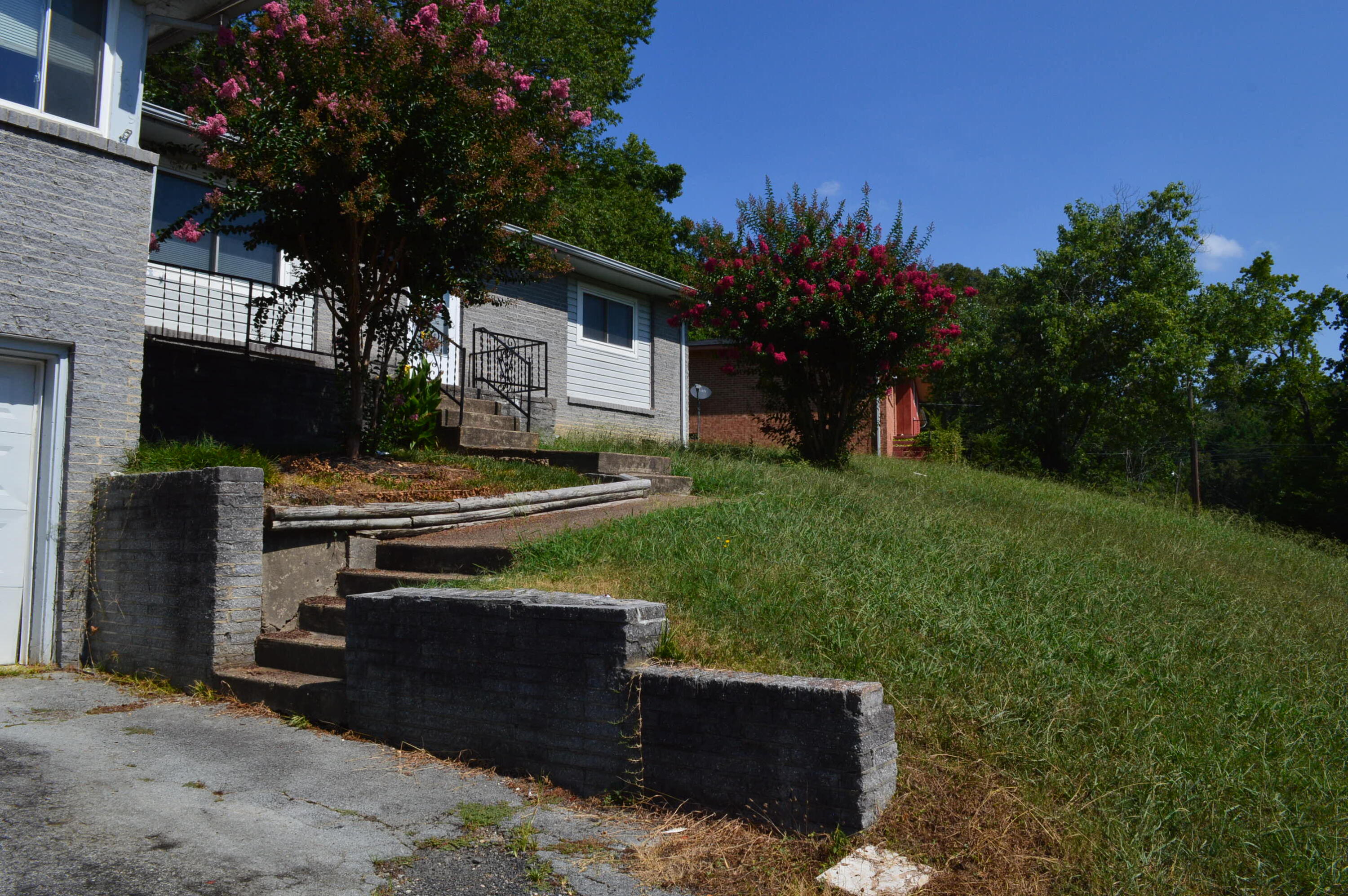 4609 Plaza Hills Lane, Unit A & B Hixson, TN 37343 - Photo 2 of 3 4609 Plaza Hillls Lane second front