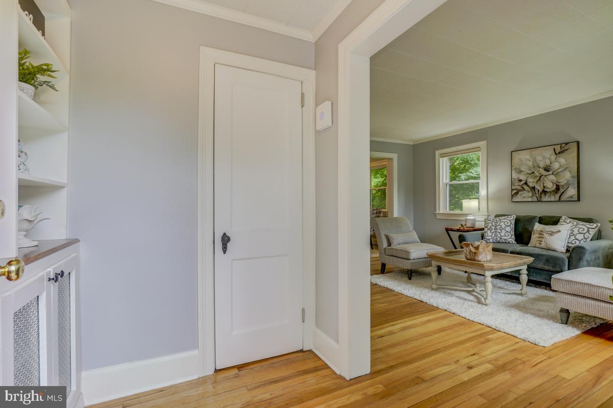 4105 Hummer Road Annandale, VA 22003 - Photo 4 of 46 Gallery Image 4