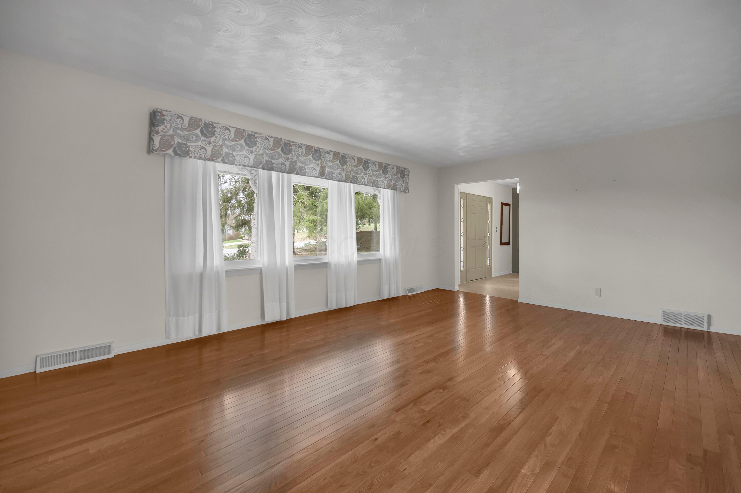 1871 Blue Jay Road Heath, OH 43056 - Photo 4 of 46 5X4A0018