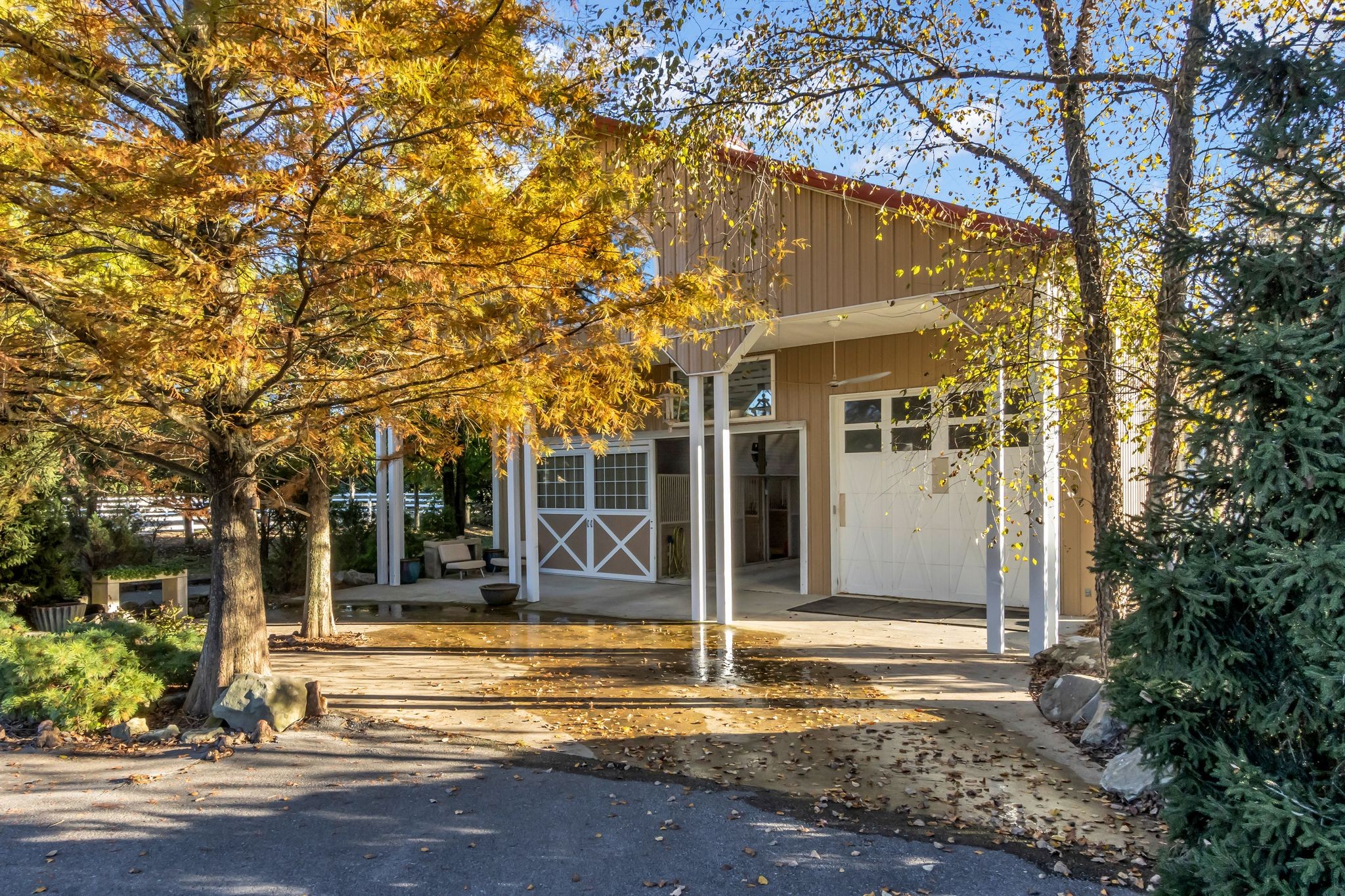 2942 Spanntown Road Arrington, TN 37014 - Photo 33 of 94 a view of a house with a large tree