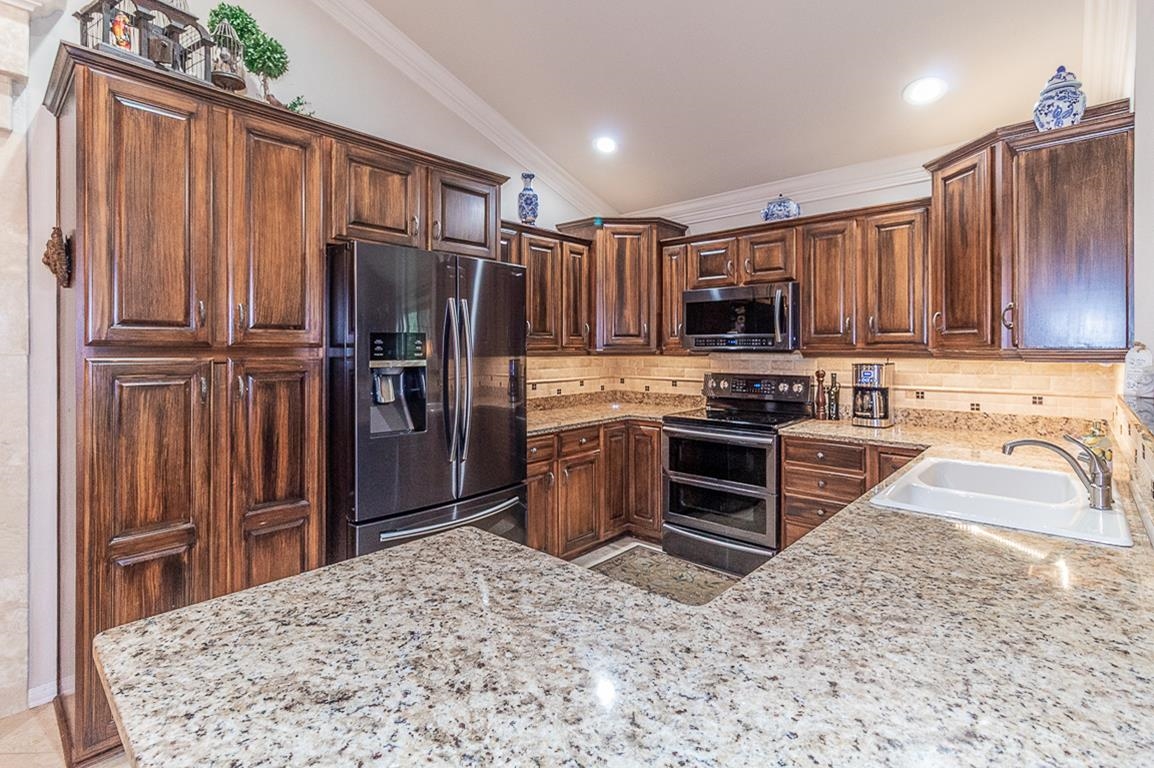 4731 Westbrook Court Appleton, WI 54913 - Photo 14 of 68