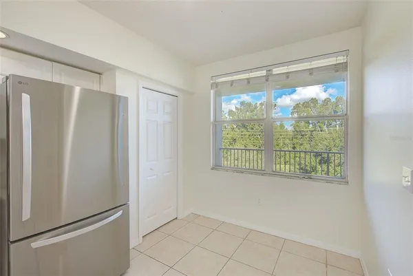 a view of empty room with front door