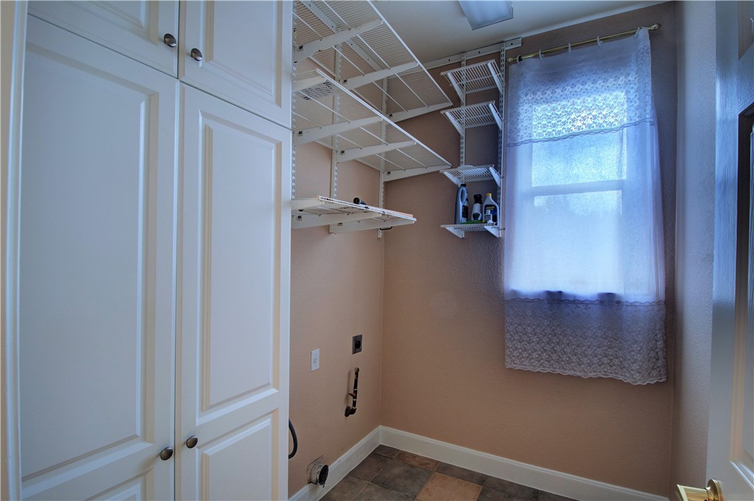 8217 Endeavor Circle Austin, TX 78726 - Photo 16 of 36 a view of walk in closet