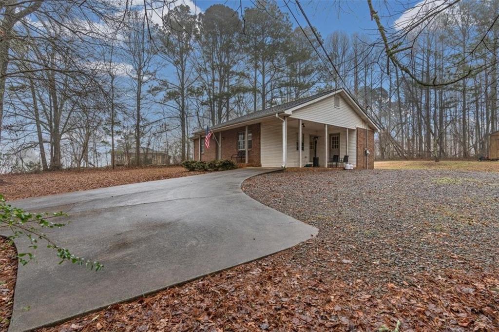 723 Buchanan Bypass Buchanan, GA 30113 - Photo 7 of 36