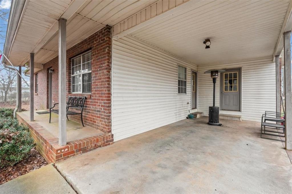 723 Buchanan Bypass Buchanan, GA 30113 - Photo 9 of 36