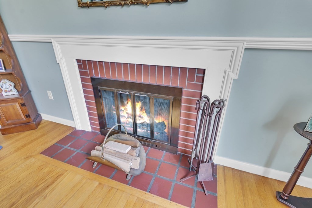 48 Greenlawn Street Springfield, MA 01119 - Photo 34 of 39 a living room with furniture