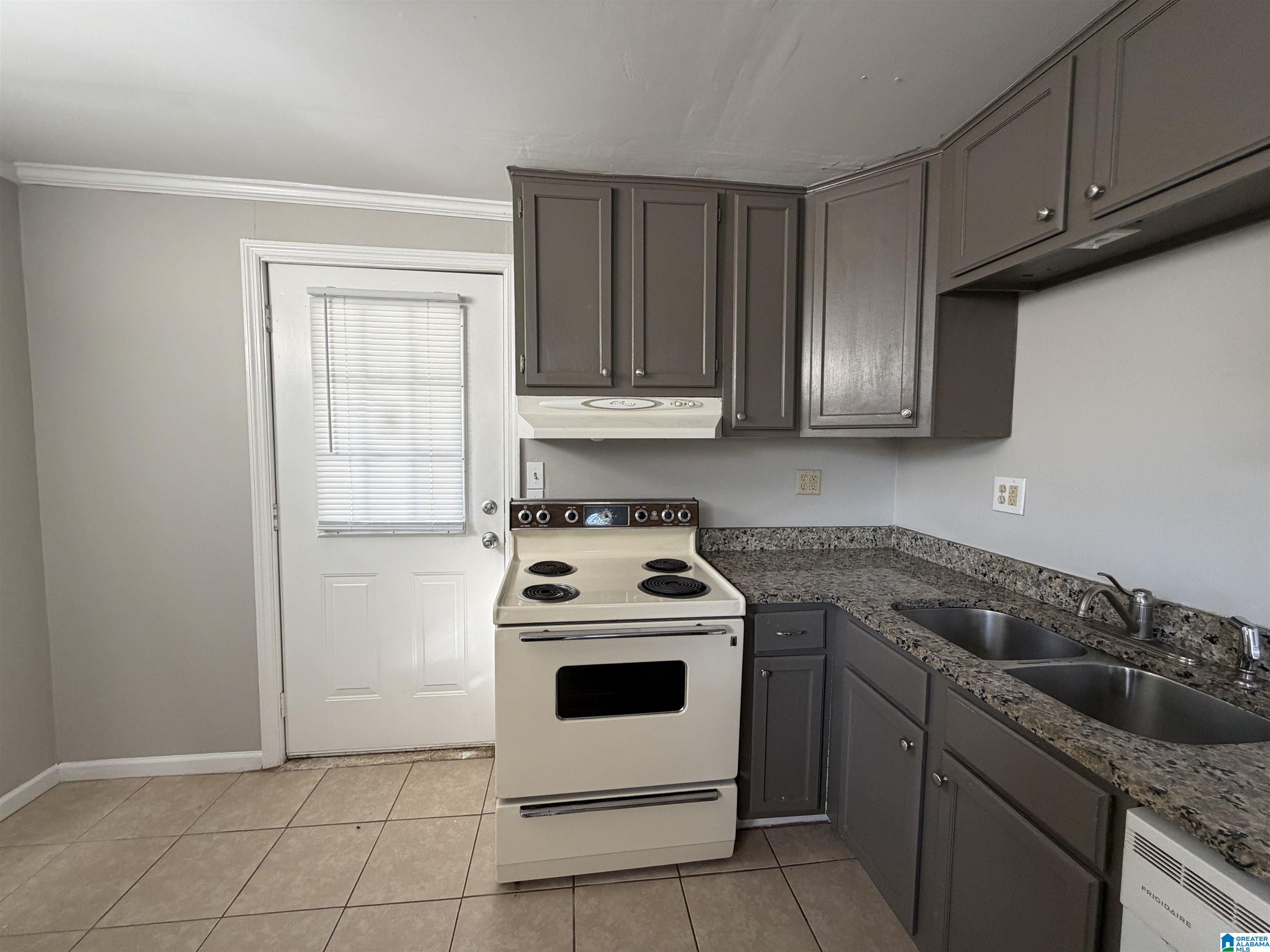 1649 Riderwood Trail Birmingham, AL 35214 - Photo 2 of 17